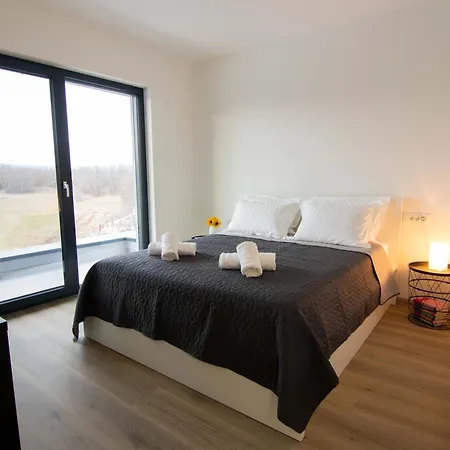 Villa Oasis For With Heated Pool *