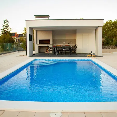 Oasis For With Heated Pool Holiday home Imotski