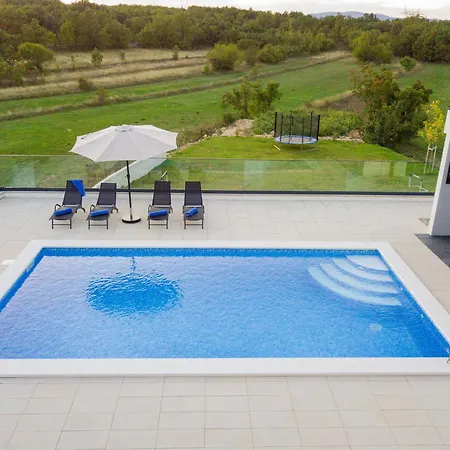 Oasis For With Heated Pool * Imotski