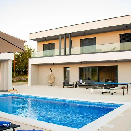 Oasis For With Heated Pool Holiday home Imotski