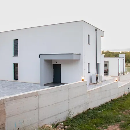 Oasis For With Heated Pool * Imotski