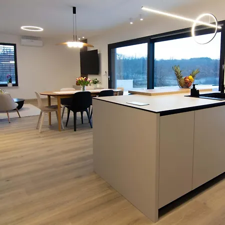 Holiday home Oasis For With Heated Pool *