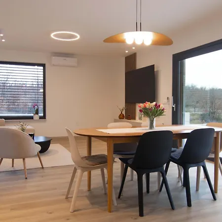 Oasis For With Heated Pool Holiday home