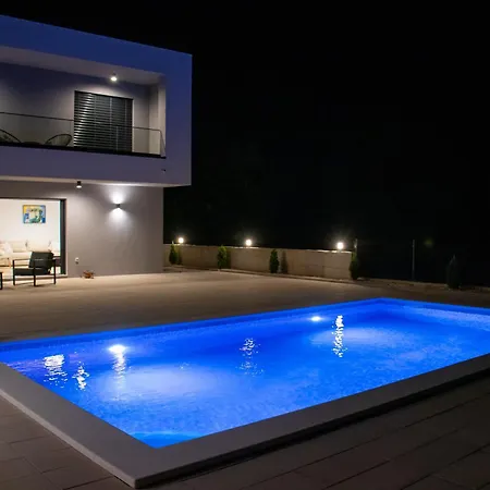 Oasis For With Heated Pool * Imotski